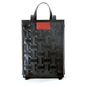 2096_fekete-fm-voros_eleje